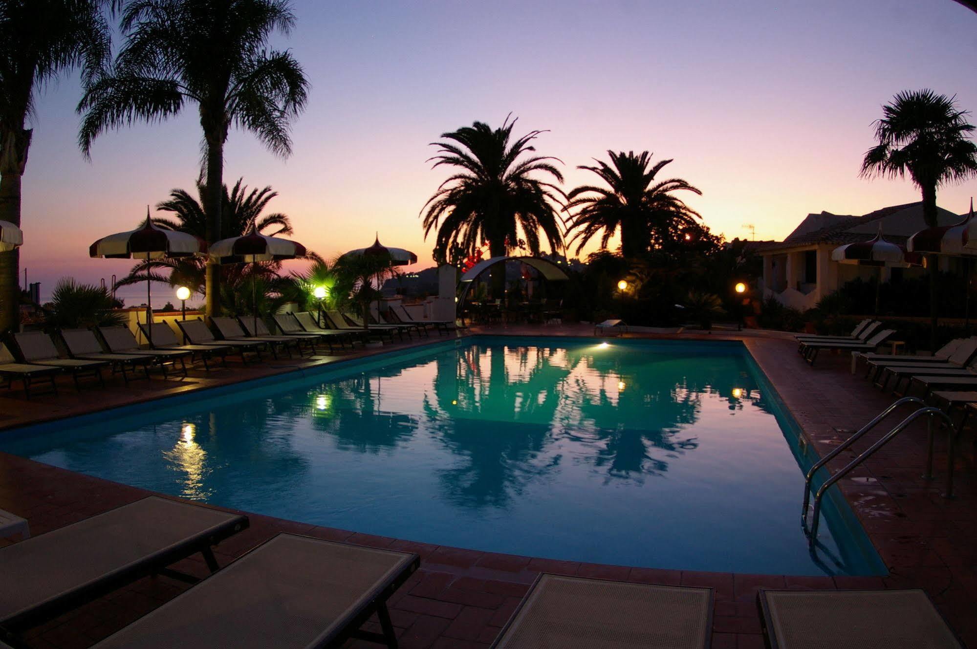 Hotel Baia Del Capo Ricadi Exteriér fotografie